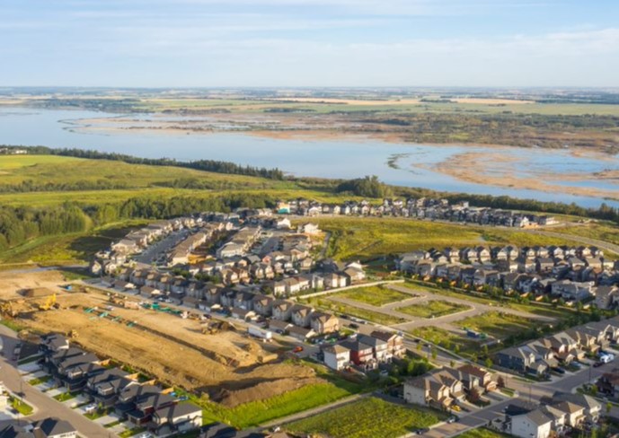 Brand-New Builds vs. Resale Homes