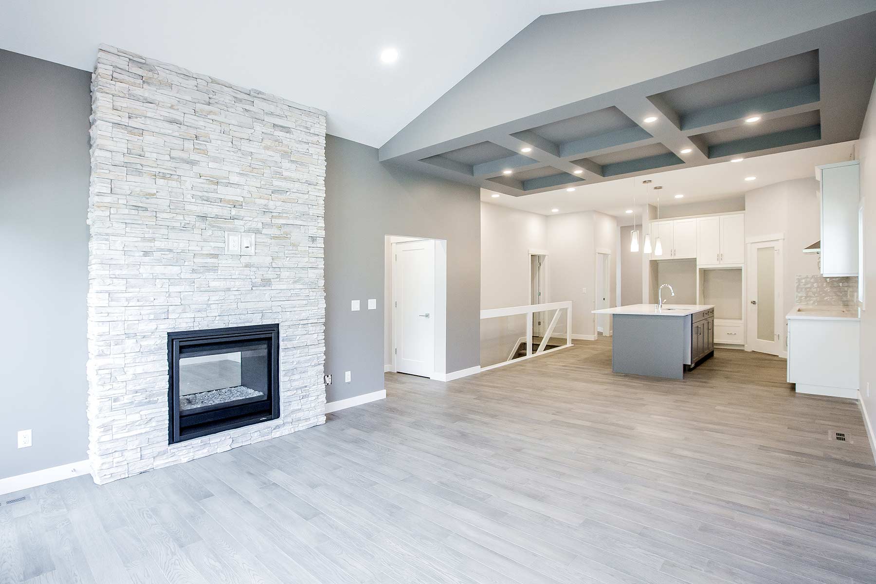 Tile, Hardwood, or Carpet: Which Floor Style is Right for Your Lifestyle?